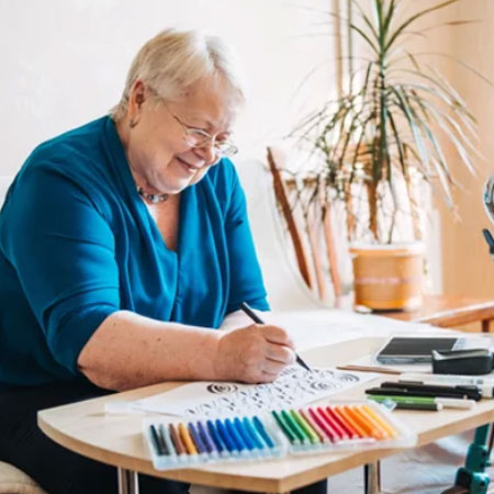 Art therapy woman painting